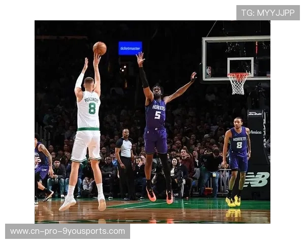 NBA凯尔特人快速转移球撕开防线,连续创造空位投篮